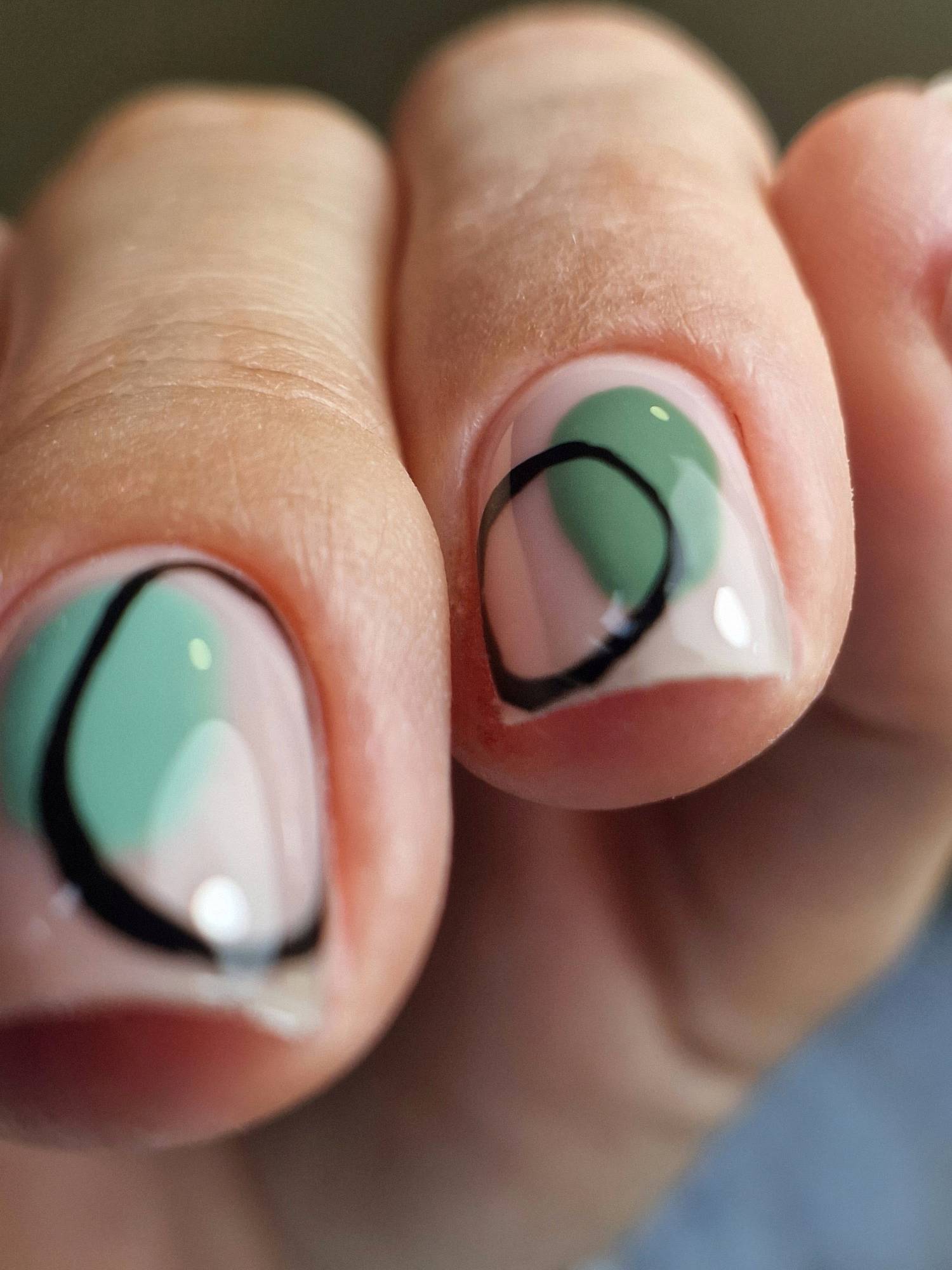 Manikiūras su ilgalaikiu lakavimu